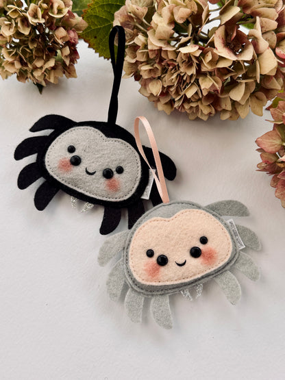Baby Spider (Pale Grey)