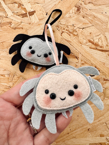 Baby Spider (Pale Grey)